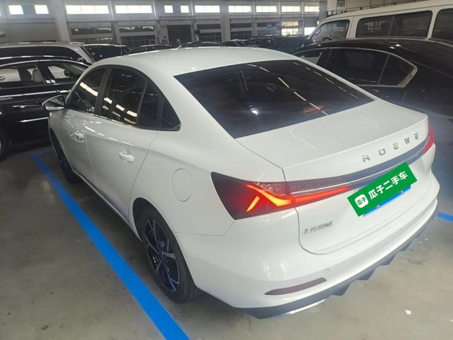 Roewe i5 2024 1.5L CVT Luxury Edition — миниатюра 4