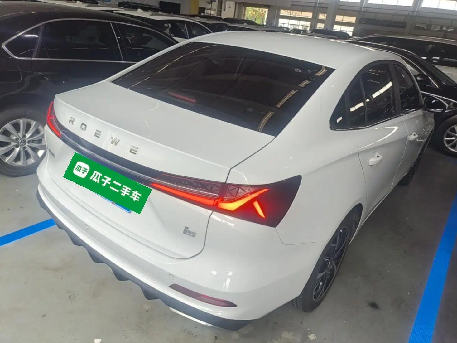 Roewe i5 2024 1.5L CVT Luxury Edition — миниатюра 6