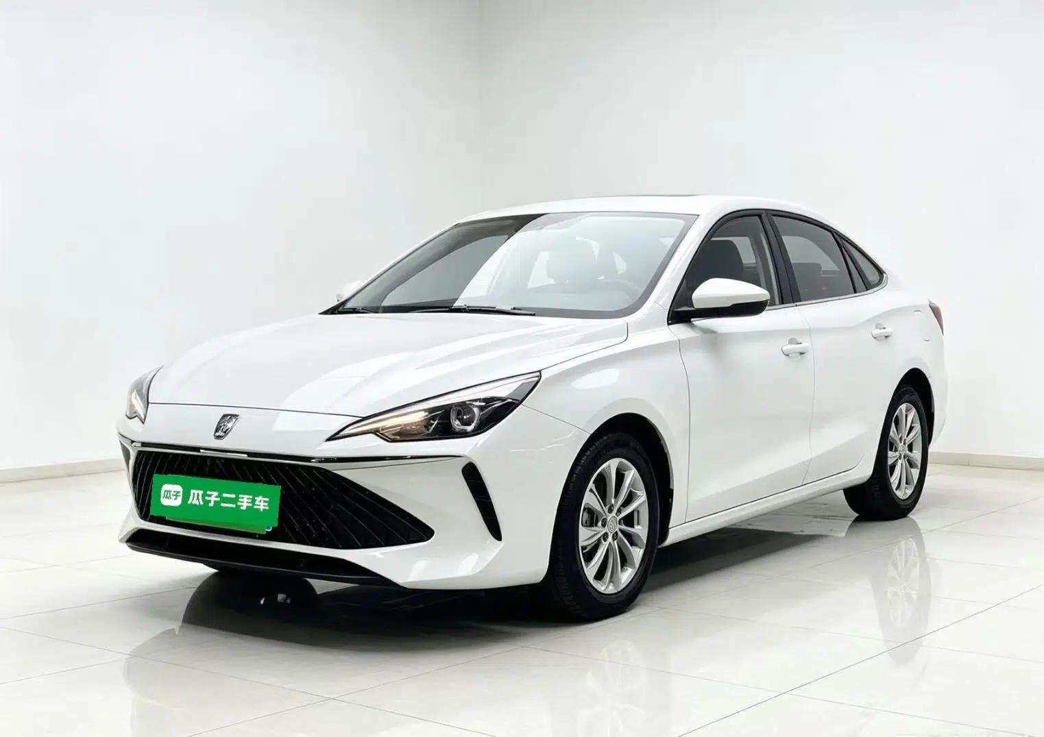 Roewe i5 2023 1.5L CVT Luxury Edition — миниатюра 1