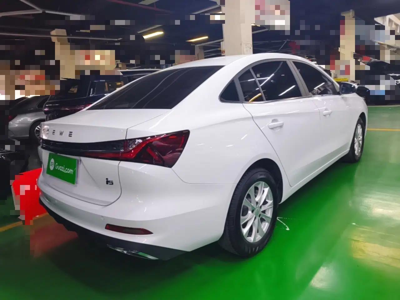 Roewe i5 2023 1.5L CVT Luxury Edition — миниатюра 6
