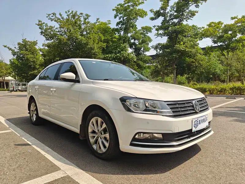 2017 Volkswagen Lavida 1.6L Automatic Comfort Edition — миниатюра 3