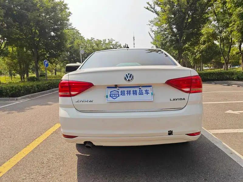 2017 Volkswagen Lavida 1.6L Automatic Comfort Edition — миниатюра 5