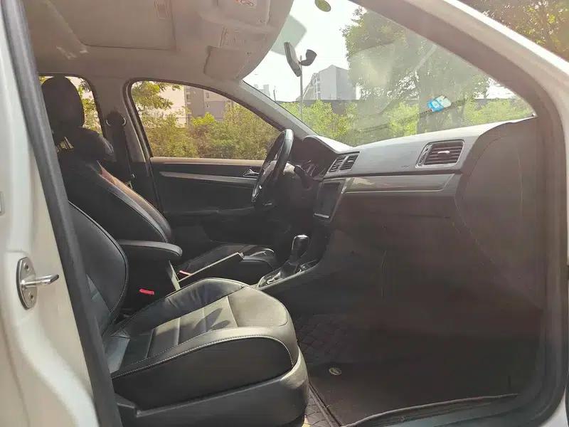 2017 Volkswagen Lavida 1.6L Automatic Comfort Edition — миниатюра 7