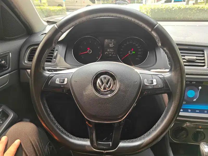 2017 Volkswagen Lavida 1.6L Automatic Comfort Edition — миниатюра 10