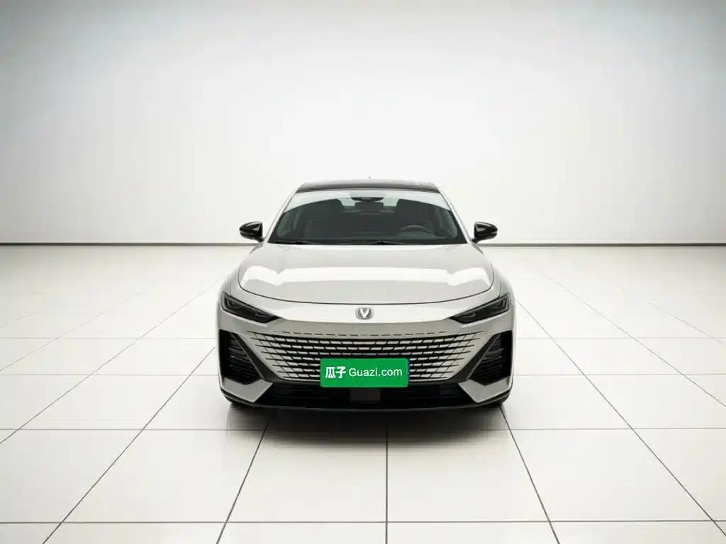 Changan UNI-V 2024 1.5T High-Performance Edition — миниатюра 3