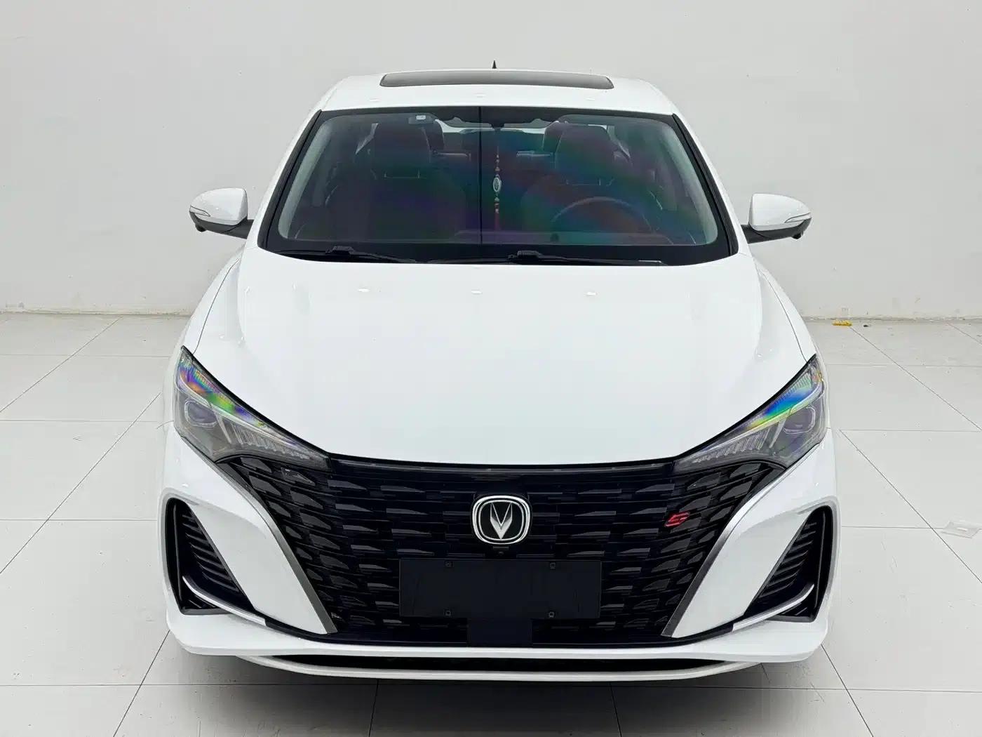 Changan Eado 2025 PLUS 1.4T Dual-Clutch High-Performance Edition — миниатюра 3