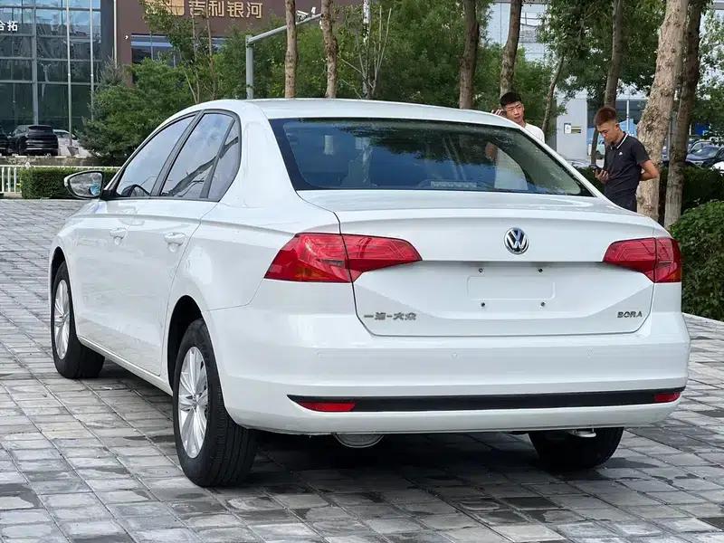 2016 Volkswagen Bora 1.6L Automatic Fashion Edition — миниатюра 4