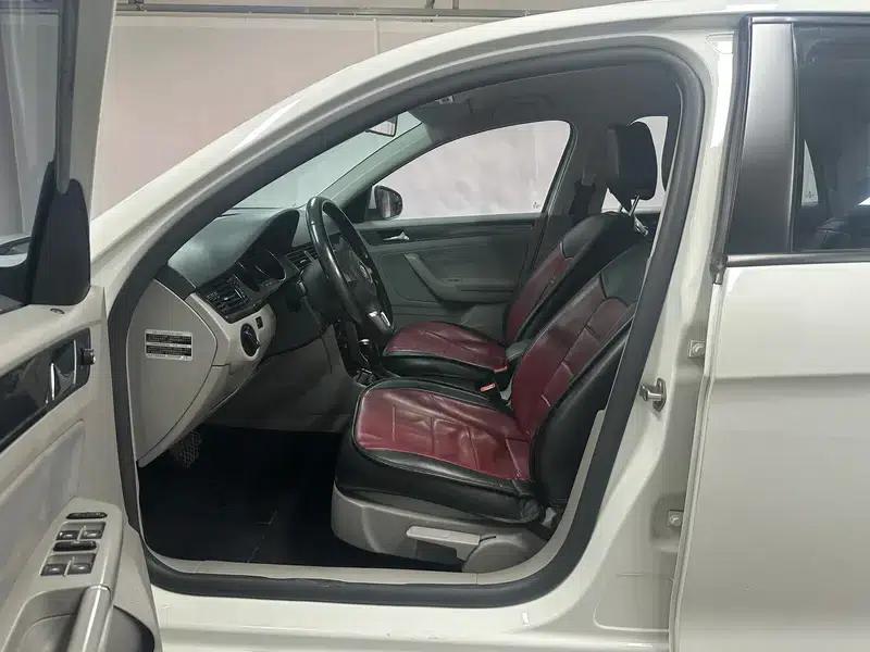 2014 Volkswagen Bora 1.6L Automatic Fashion Edition — миниатюра 17
