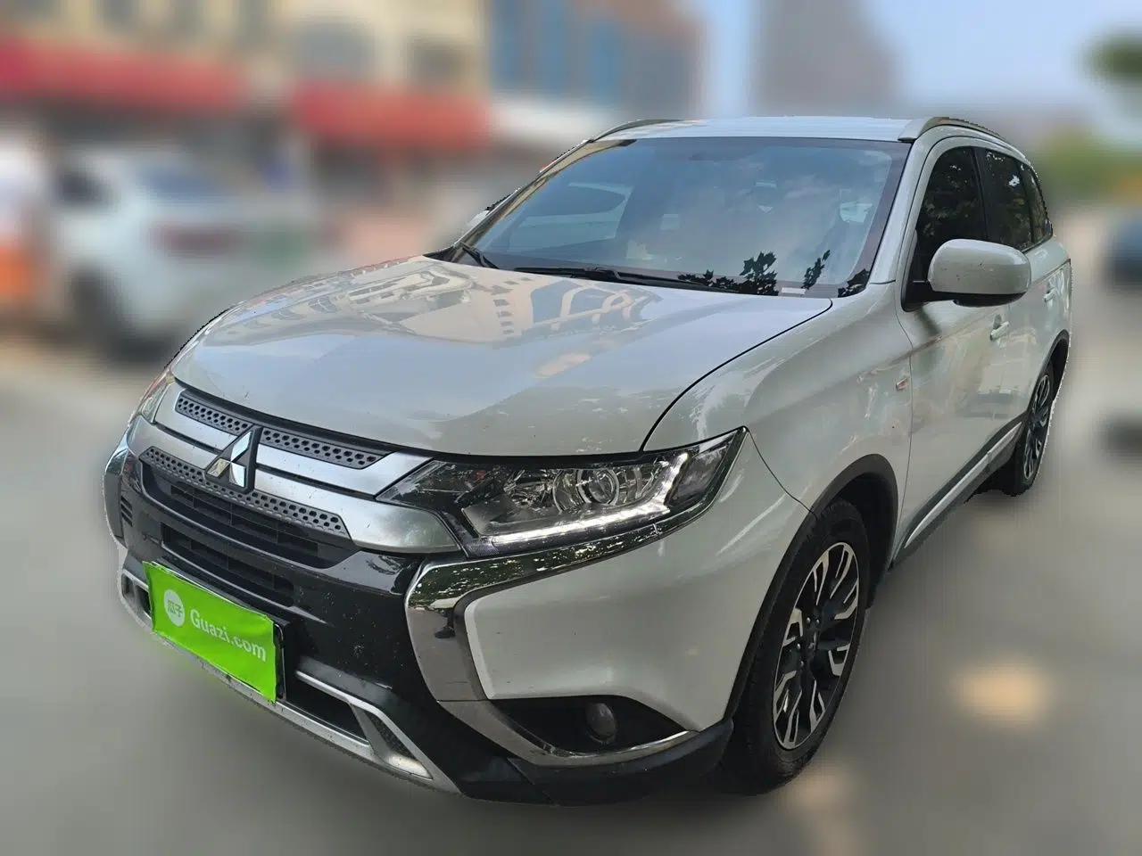 Mitsubishi Outlander 2020 2.0L Two-Wheel Drive Comfort Edition 5 Seats — миниатюра 1