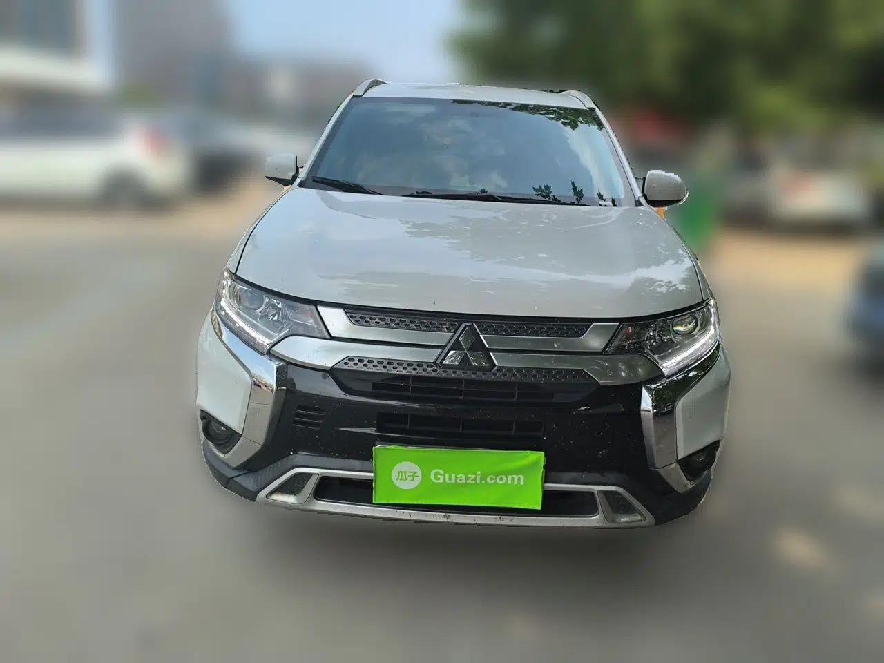 Mitsubishi Outlander 2020 2.0L Two-Wheel Drive Comfort Edition 5 Seats — миниатюра 2