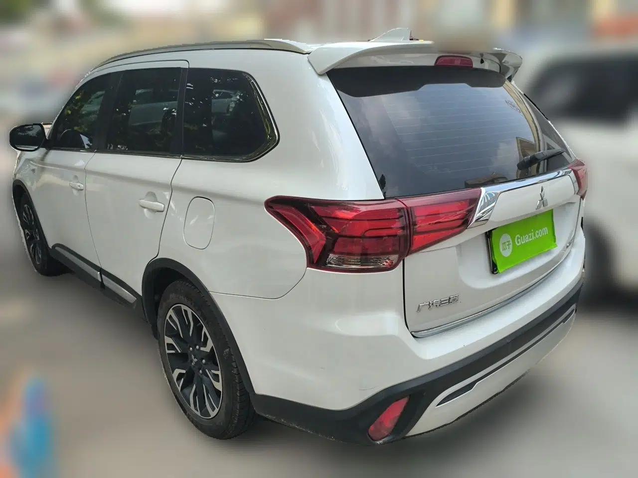 Mitsubishi Outlander 2020 2.0L Two-Wheel Drive Comfort Edition 5 Seats — миниатюра 4