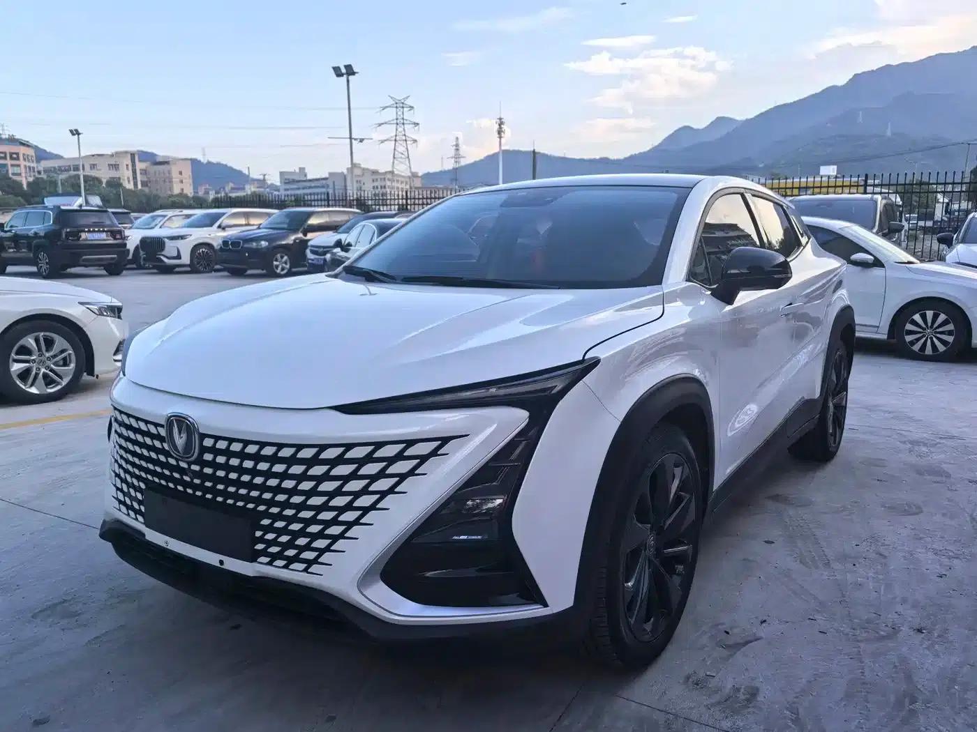 Changan UNI-T 2021 1.5T Premium Edition — миниатюра 1