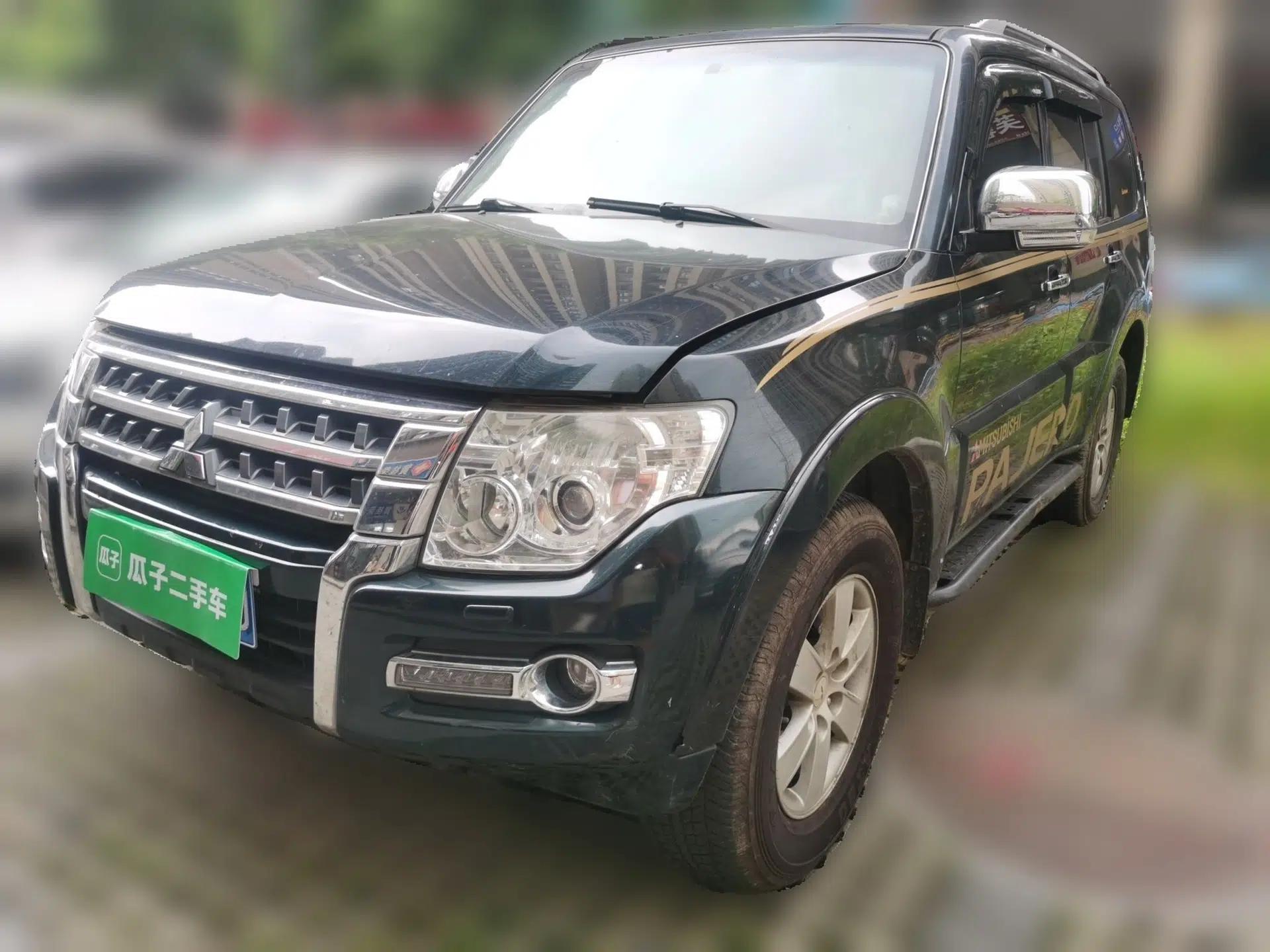 Mitsubishi Pajero 2010 3.0L Automatic Elite Edition — миниатюра 1