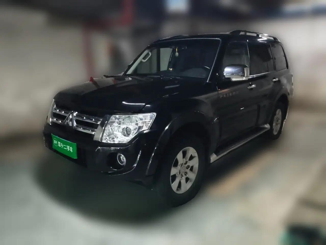 Mitsubishi Pajero 2012 3.0L Elite Edition — миниатюра 1