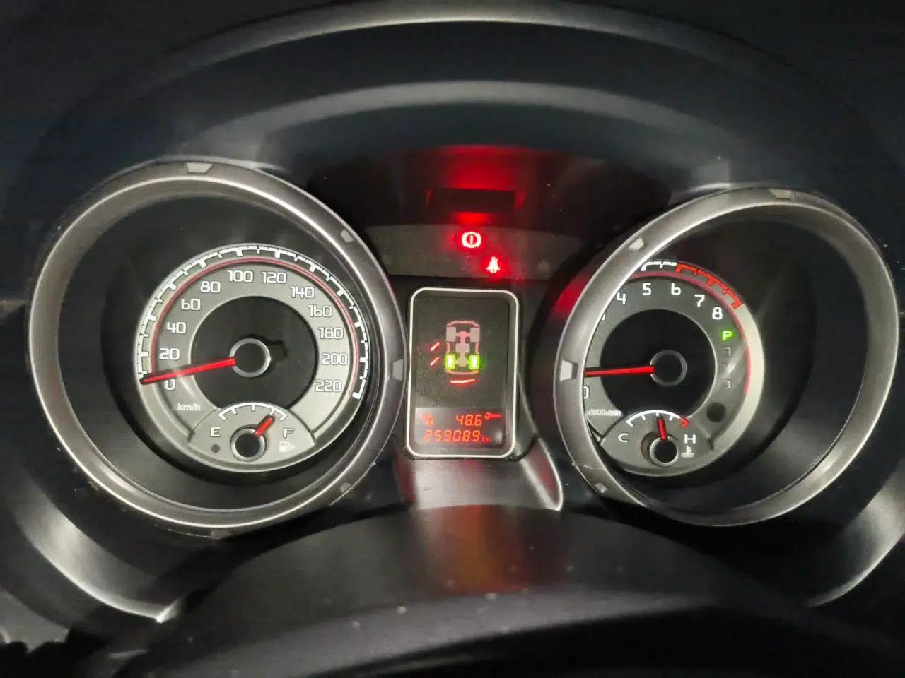 Mitsubishi Pajero 2012 3.0L Elite Edition — миниатюра 11