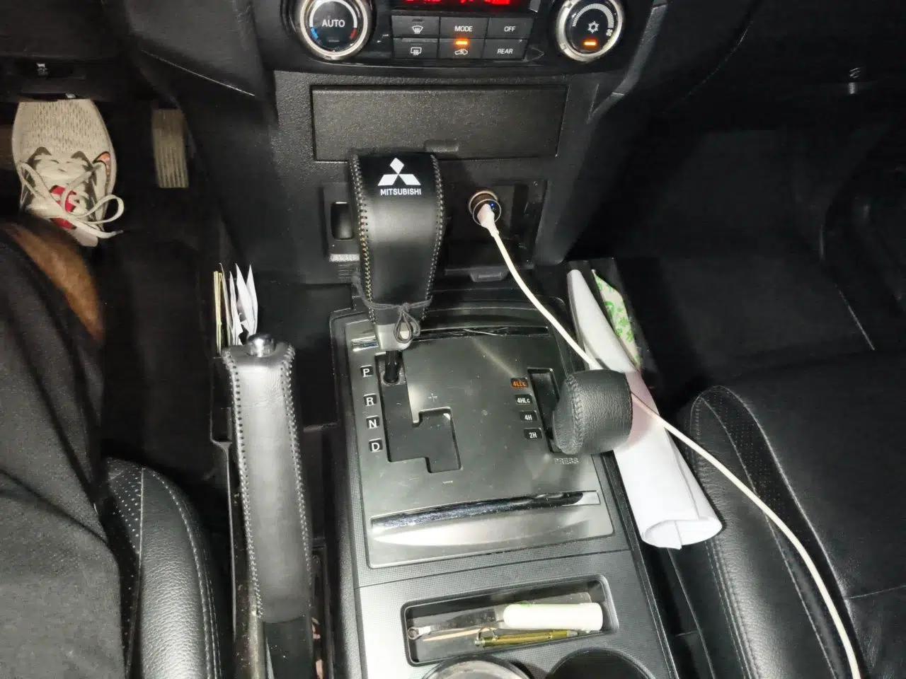 Mitsubishi Pajero 2012 3.0L Elite Edition — миниатюра 14