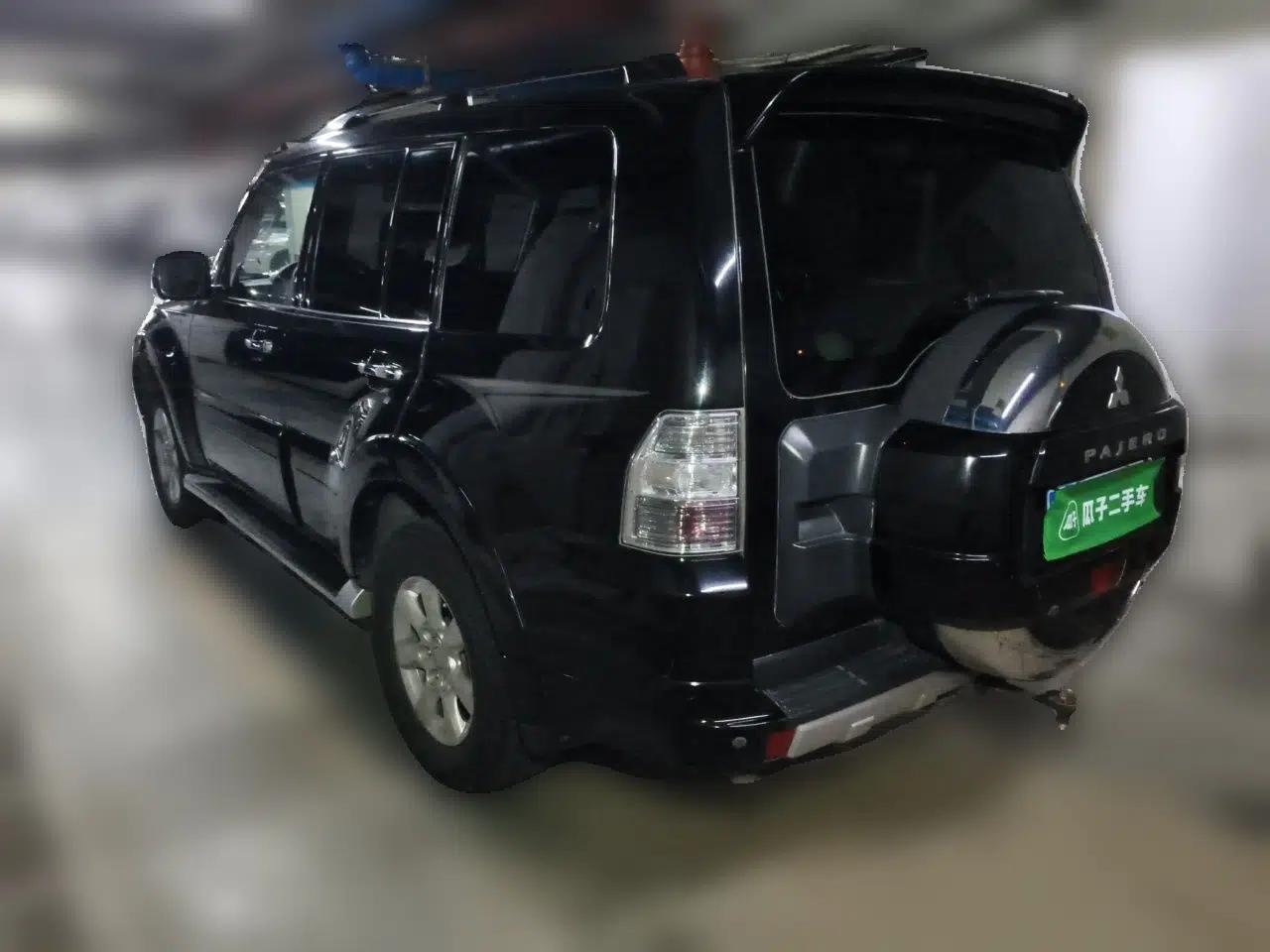 Mitsubishi Pajero 2012 3.0L Elite Edition — миниатюра 4
