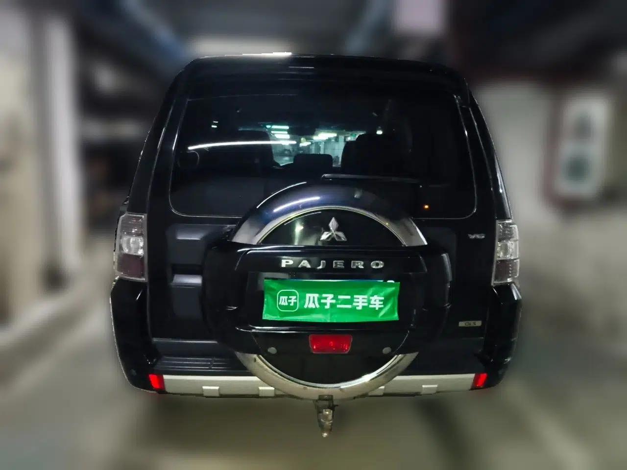 Mitsubishi Pajero 2012 3.0L Elite Edition — миниатюра 5