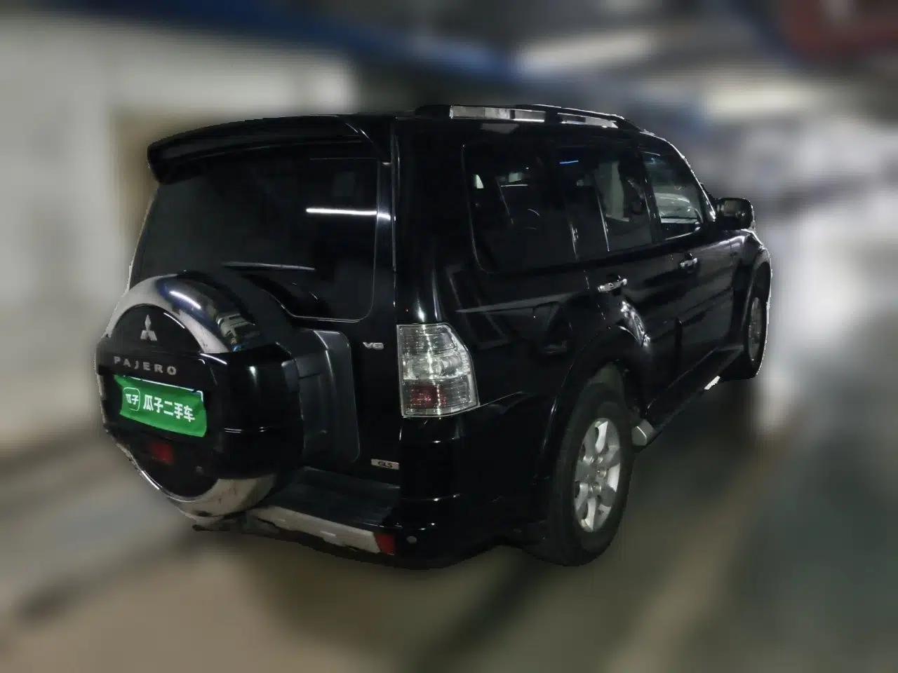 Mitsubishi Pajero 2012 3.0L Elite Edition — миниатюра 6