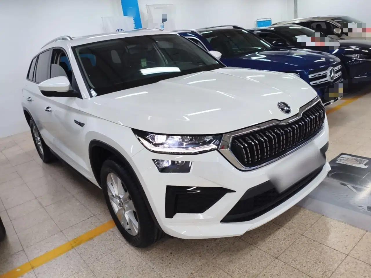 Skoda Kodiaq 2024 TSI330 5-Seat Two-Wheel Drive Elite Version — миниатюра 3