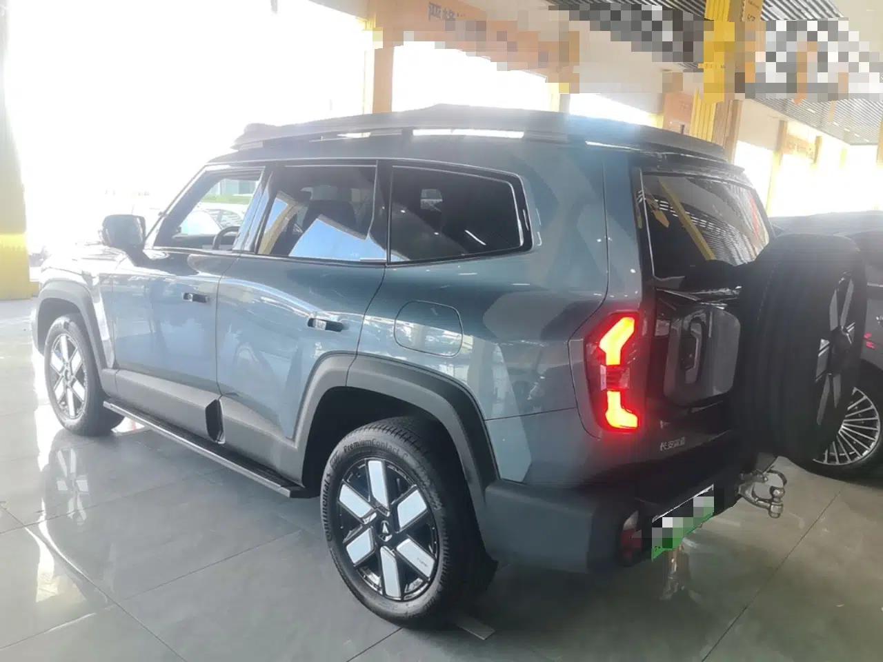 Deepal G318 2024 Four-Wheel-Drive Air Suspension Model — миниатюра 4