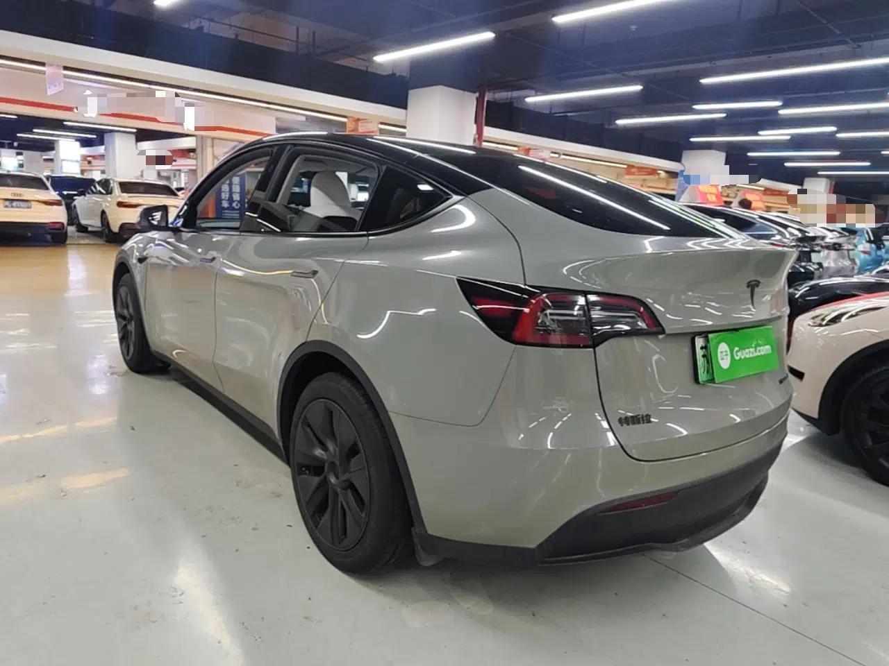 Tesla Model Y 2024 Rear-Wheel-Drive Version — миниатюра 4