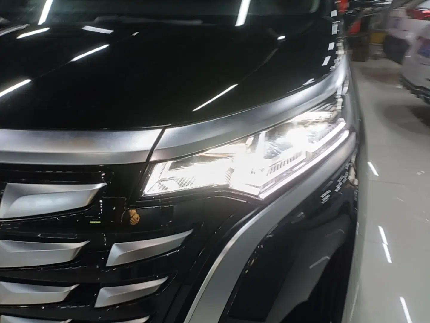 Denza D9 2024 DM-i 980 Four-Wheel Drive Prestige Model — миниатюра 8