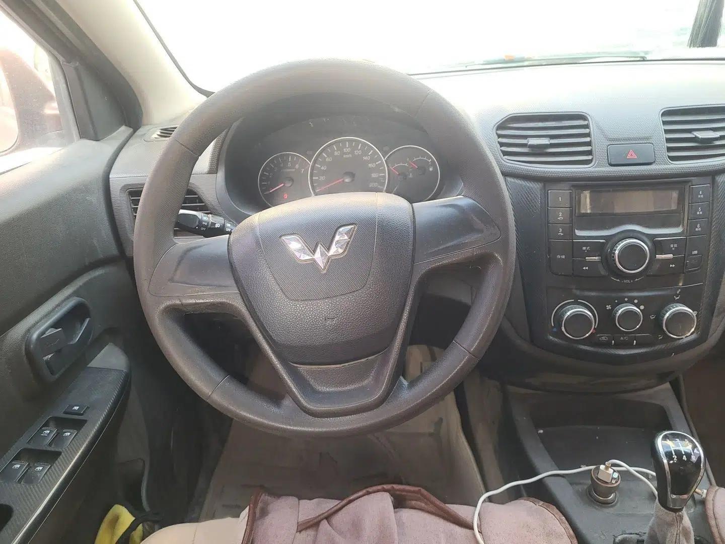 Wuling Hongguang 2015 1.5L S Basic Version China V Standard — миниатюра 9