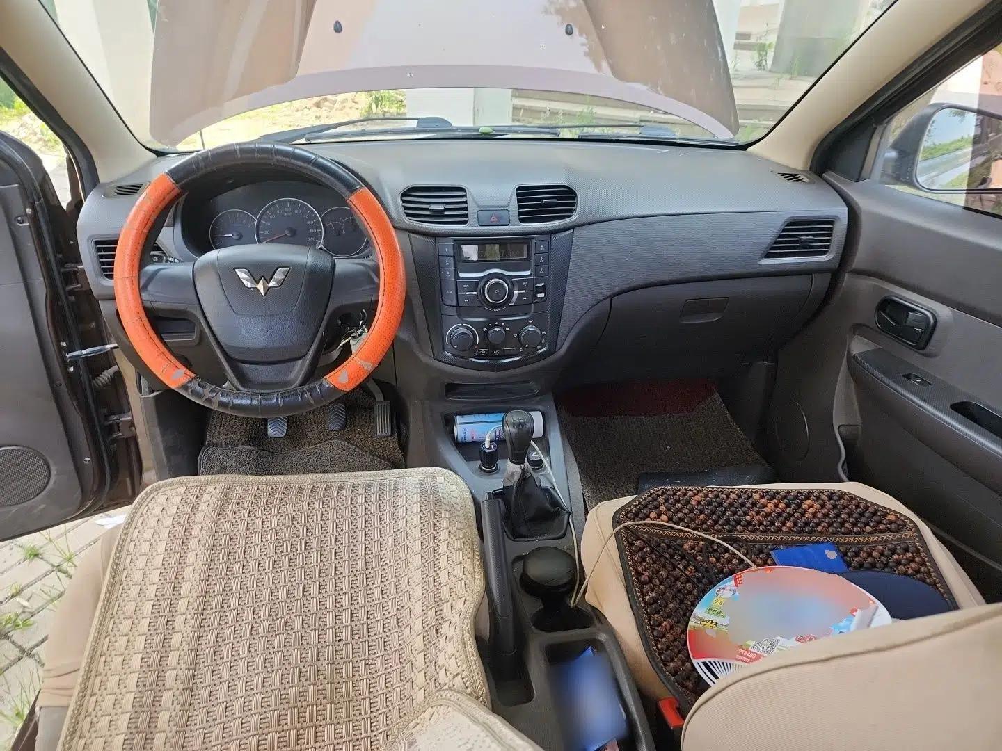 Wuling Hongguang 2015 1.2L S Base Model China V Standard — миниатюра 9