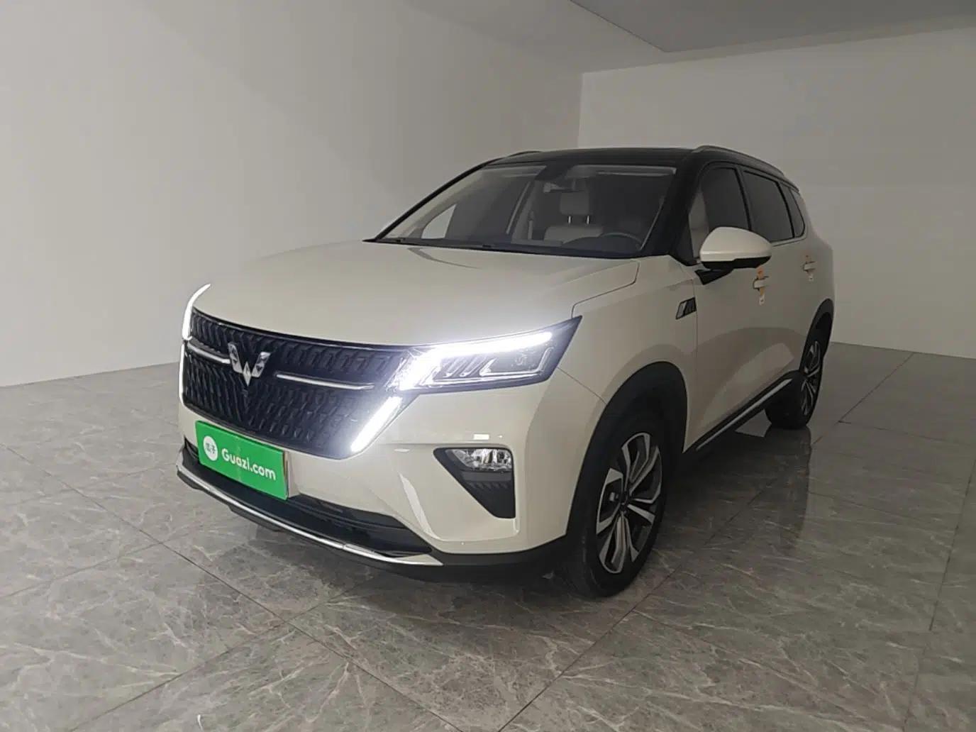 Wuling Asta 2021 1.5T CVT Star曜 Edition — миниатюра 1