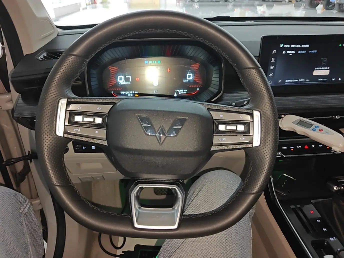 Wuling Asta 2021 1.5T CVT Star曜 Edition — миниатюра 13