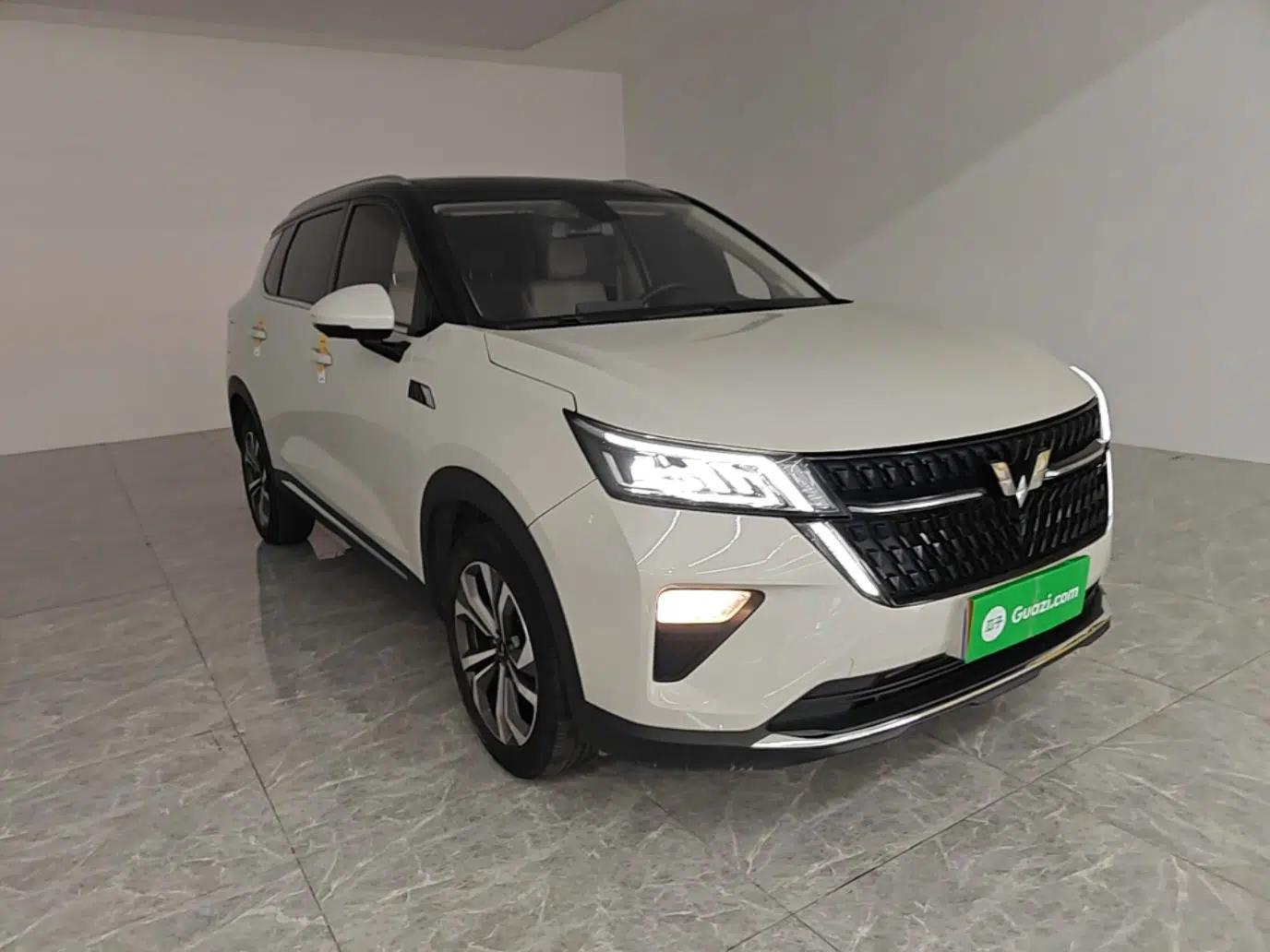 Wuling Asta 2021 1.5T CVT Star曜 Edition — миниатюра 3