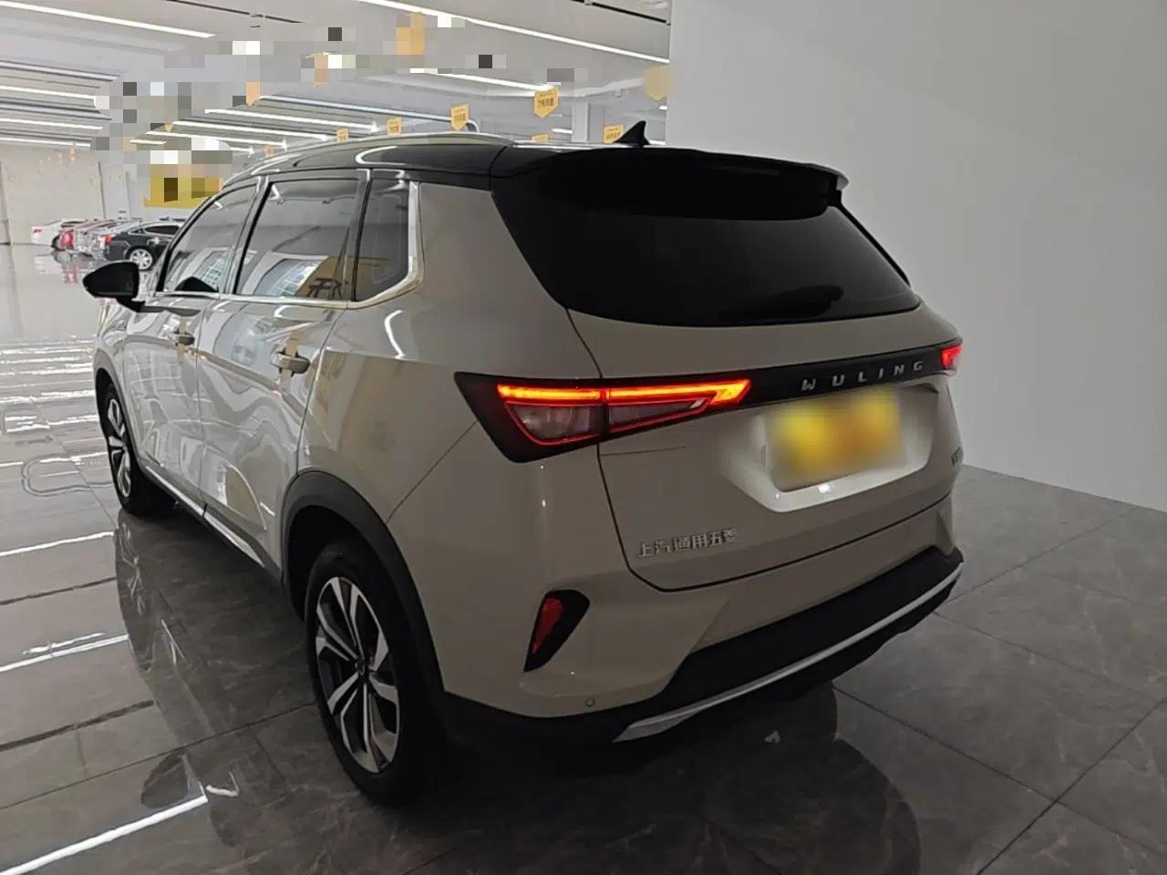 Wuling Asta 2021 1.5T CVT Star曜 Edition — миниатюра 4