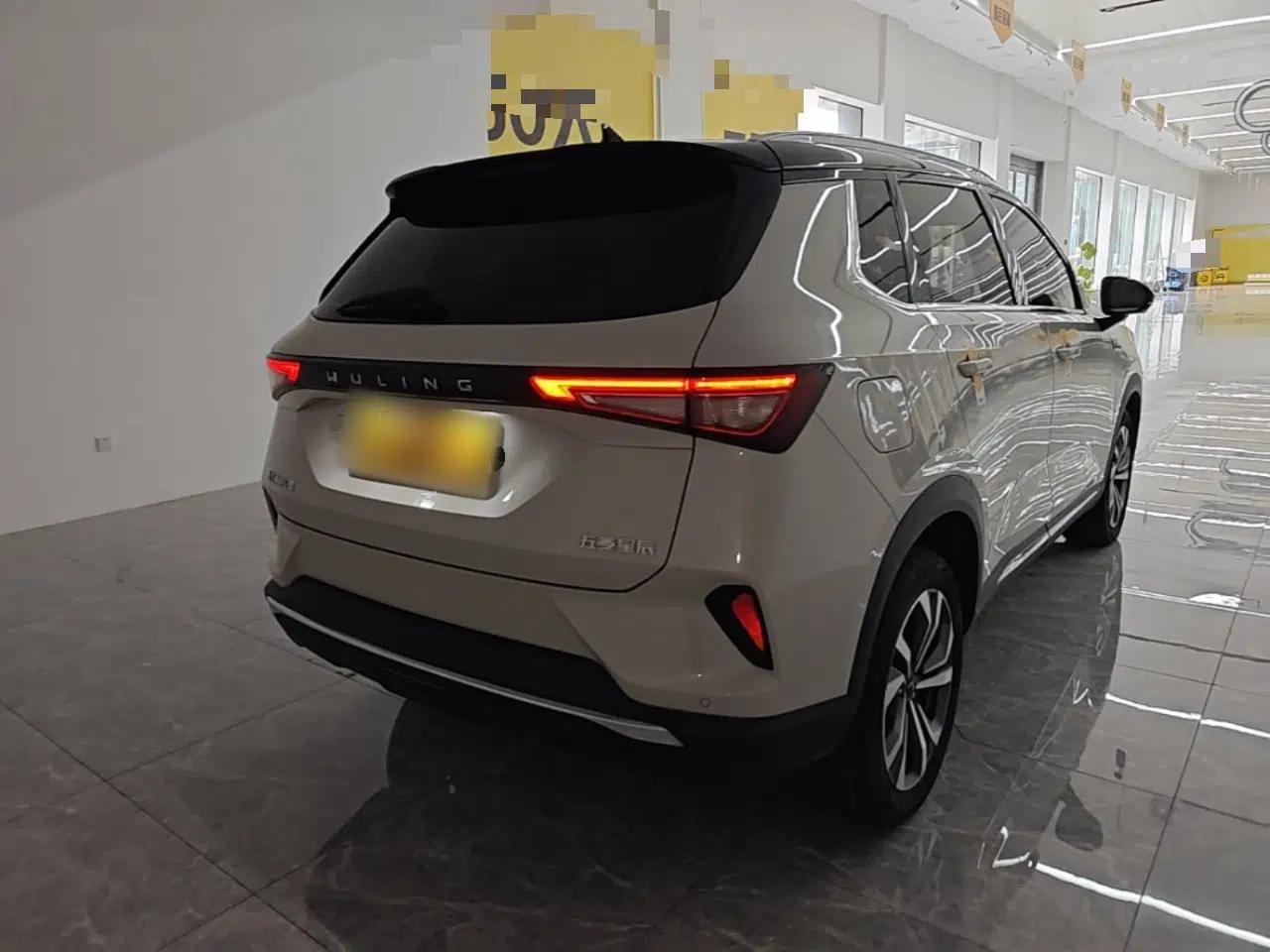 Wuling Asta 2021 1.5T CVT Star曜 Edition — миниатюра 6
