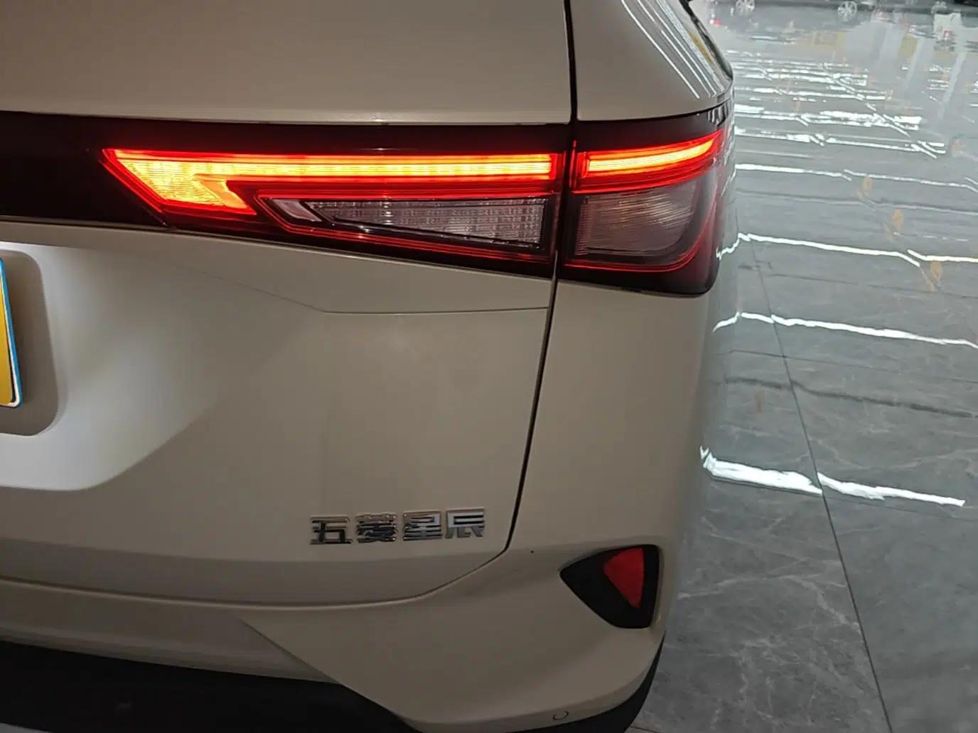 Wuling Asta 2021 1.5T CVT Star曜 Edition — миниатюра 9