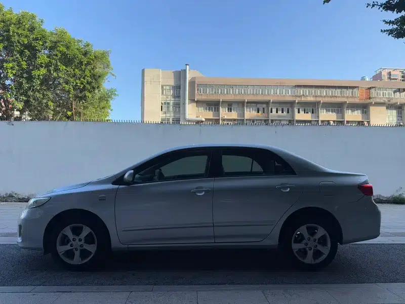 2011 Corolla 1.8L CVT GL-i — миниатюра 4