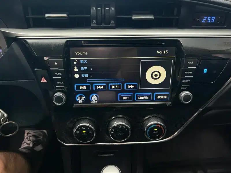 2014 Corolla 1.6L CVT GL-i — миниатюра 19