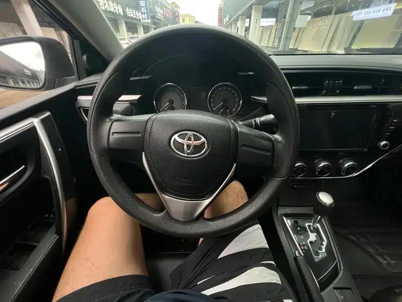 2014 Corolla 1.6L CVT GL-i — миниатюра 29
