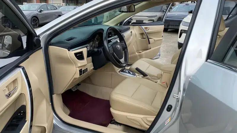 2014 Corolla 1.6L CVT GL-i — миниатюра 14