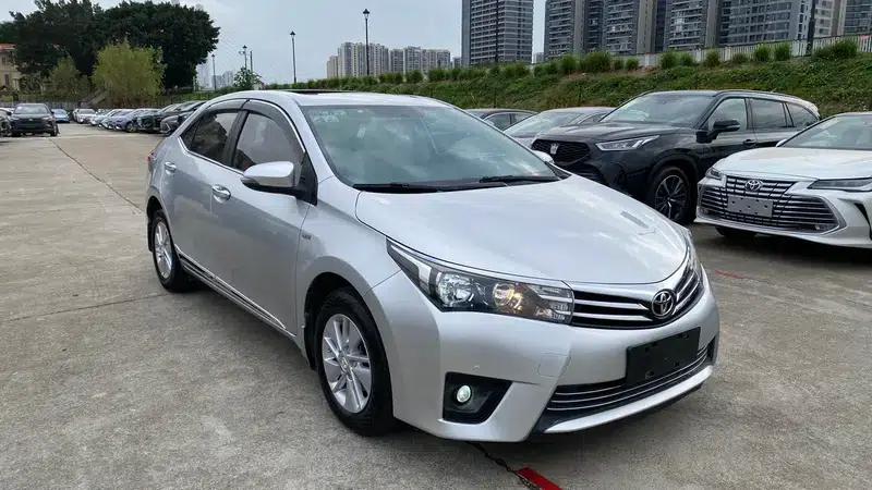 2014 Corolla 1.6L CVT GL-i — миниатюра 3