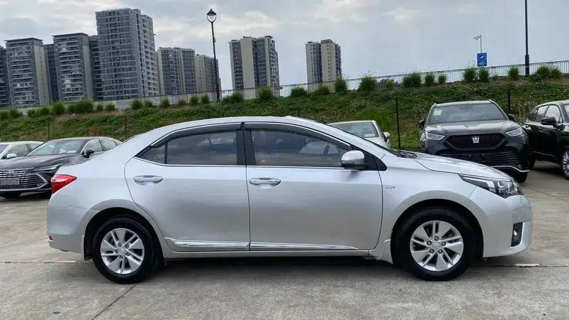 2014 Corolla 1.6L CVT GL-i — миниатюра 7