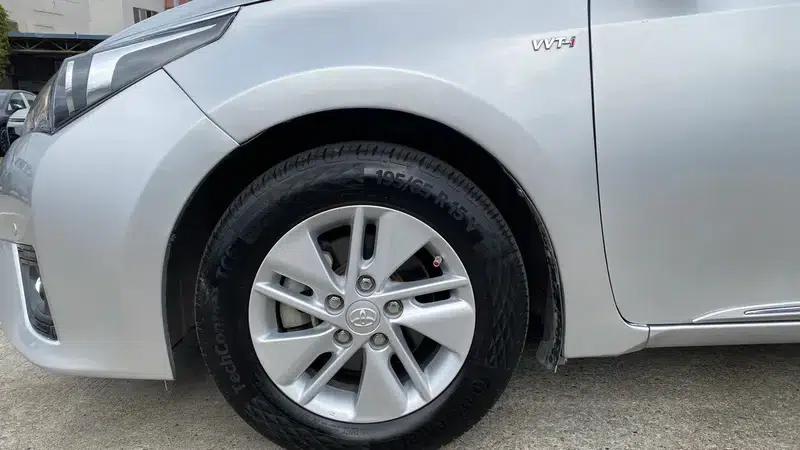 2014 Corolla 1.6L CVT GL-i — миниатюра 10
