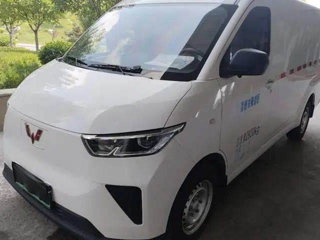 Wuling Yangguang 2024 300km Range Practical Window-Sealed Version 60kW