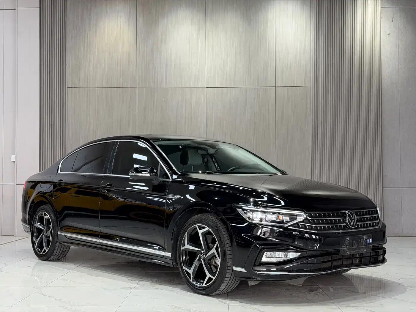 Volkswagen Magotan 2023 2 Millionth Unit Commemorative Edition 330TSI DSG Luxury — миниатюра 3