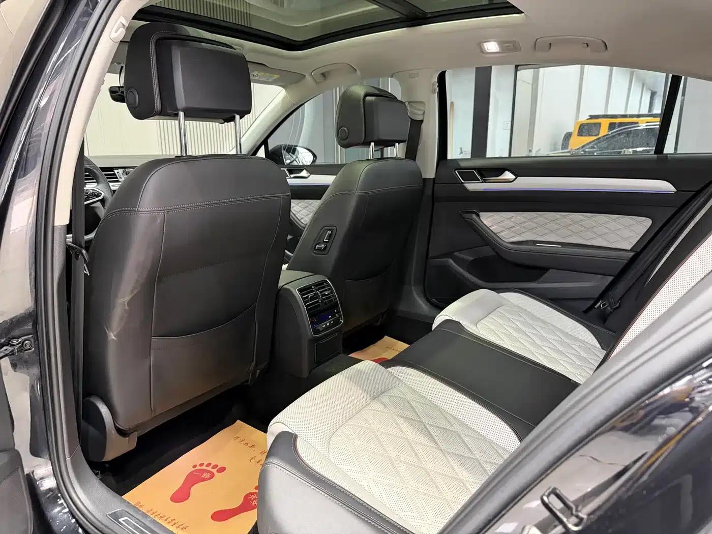 Volkswagen Magotan 2023 2 Millionth Unit Commemorative Edition 330TSI DSG Luxury — миниатюра 8