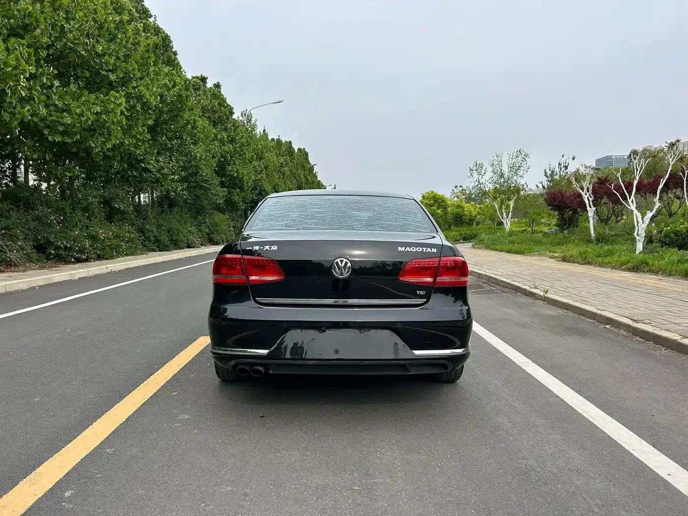 2013 Volkswagen Passat 1.8TSI Leading Edition — миниатюра 8
