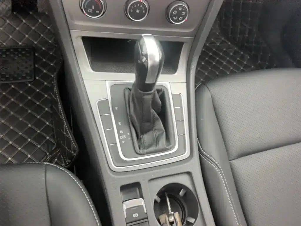 2016 Golf 1.6L Automatic Fashion Edition — миниатюра 14