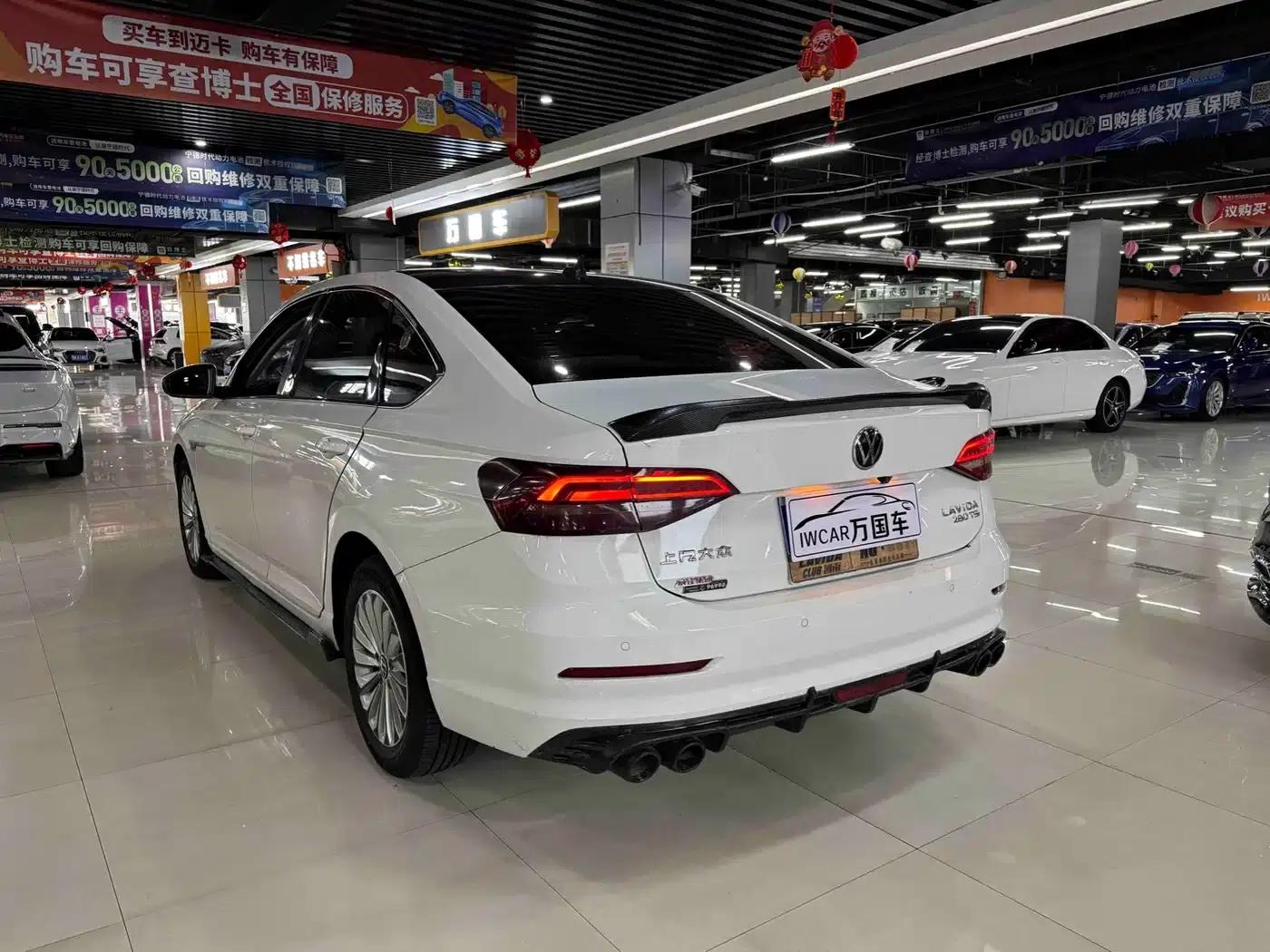 2021 Volkswagen Lavida 280TSI DSG Comfort Edition — миниатюра 4