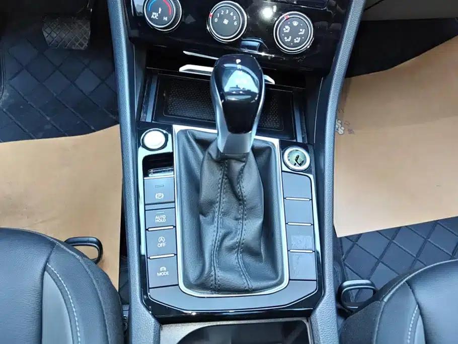 2021 Volkswagen Sagitar 280TSI DSG Super Edition — миниатюра 16