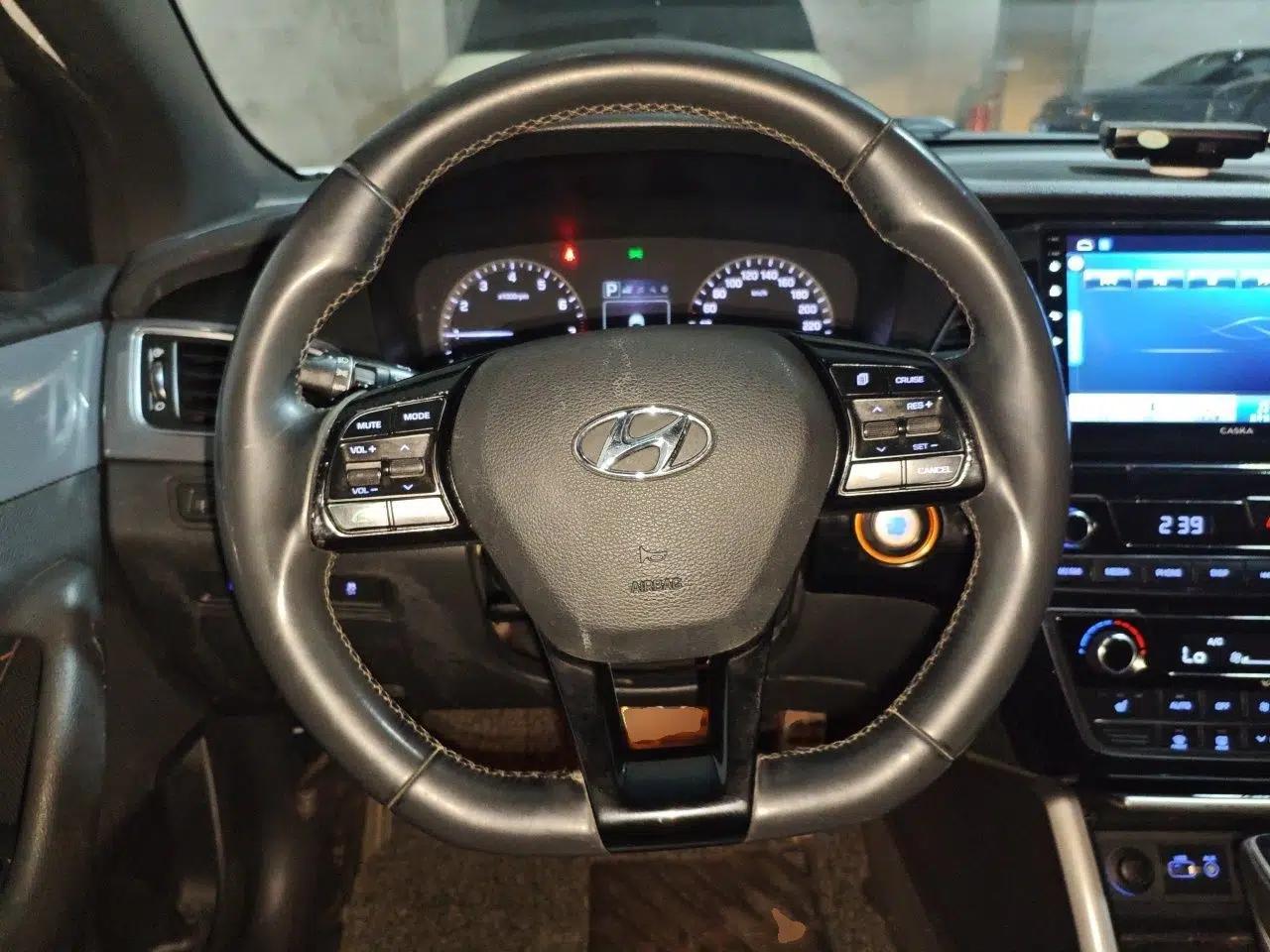 Hyundai Sonata 2015 1.6T GLS Smart Model — миниатюра 10